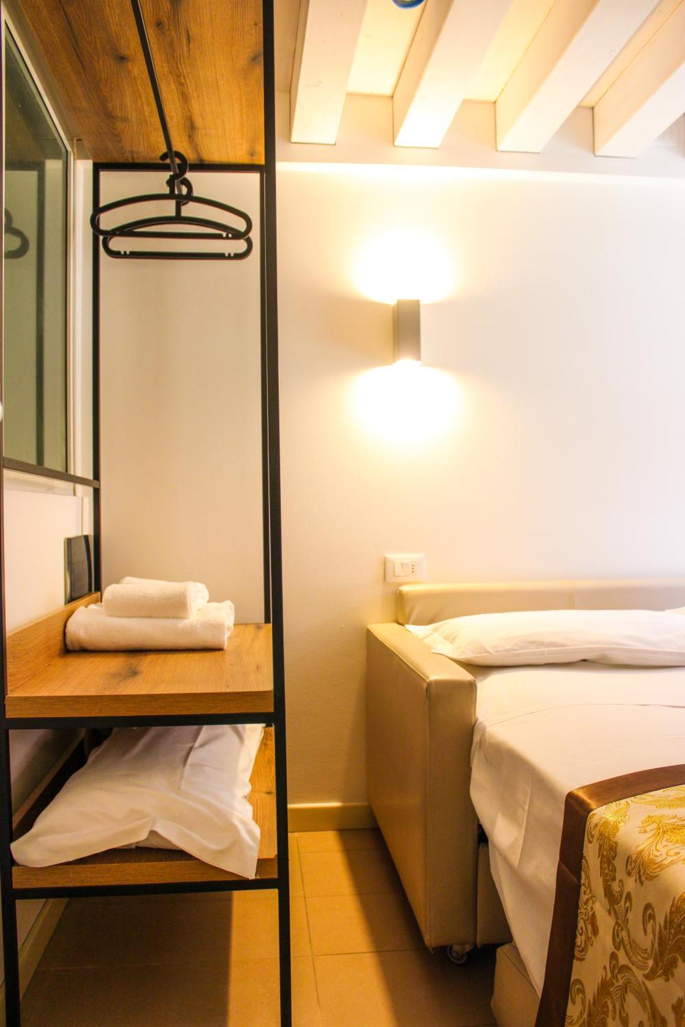 Al Canal Regio - Guest House Venedig Exterior foto