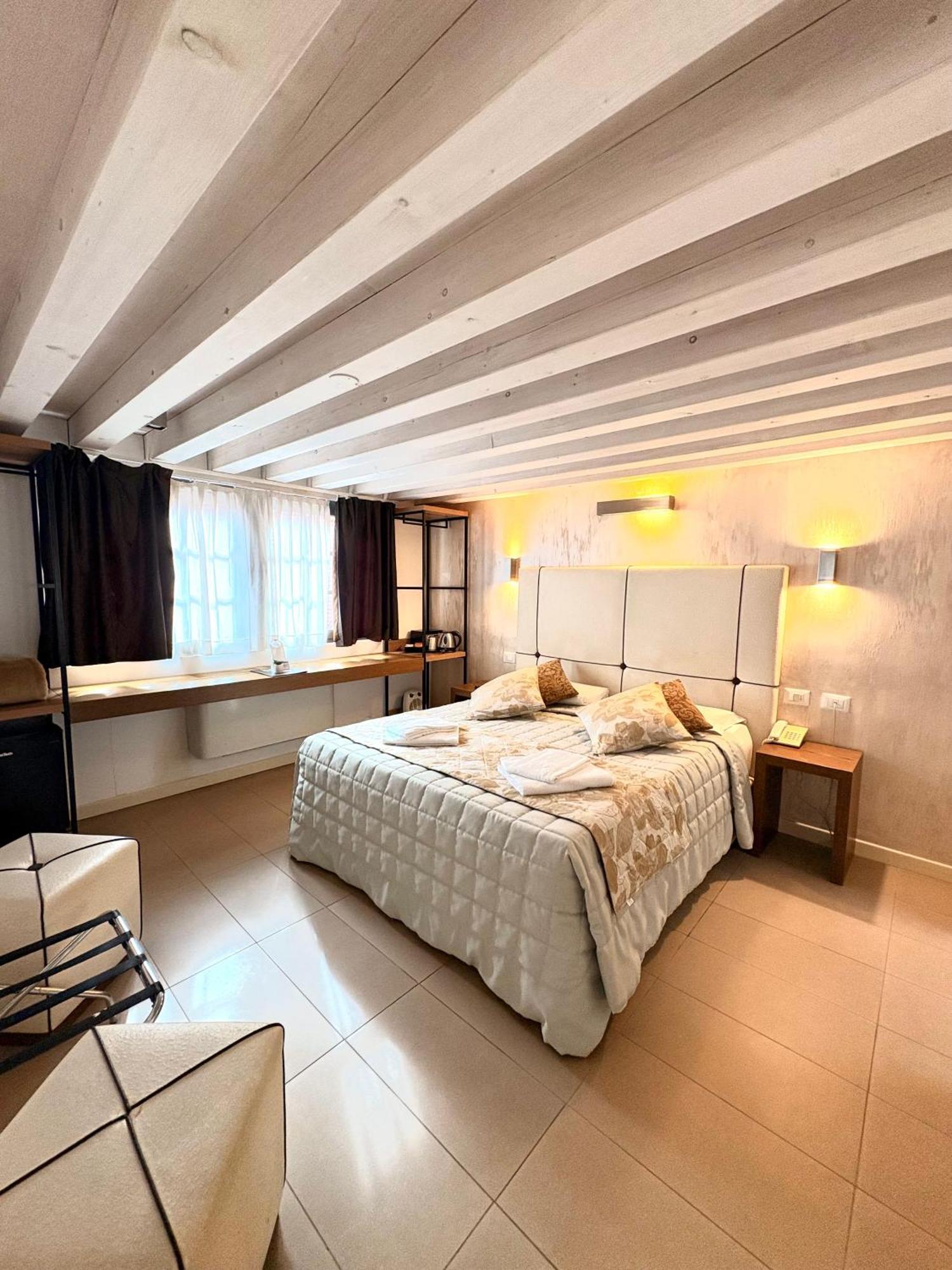 Al Canal Regio - Guest House Venedig Exterior foto
