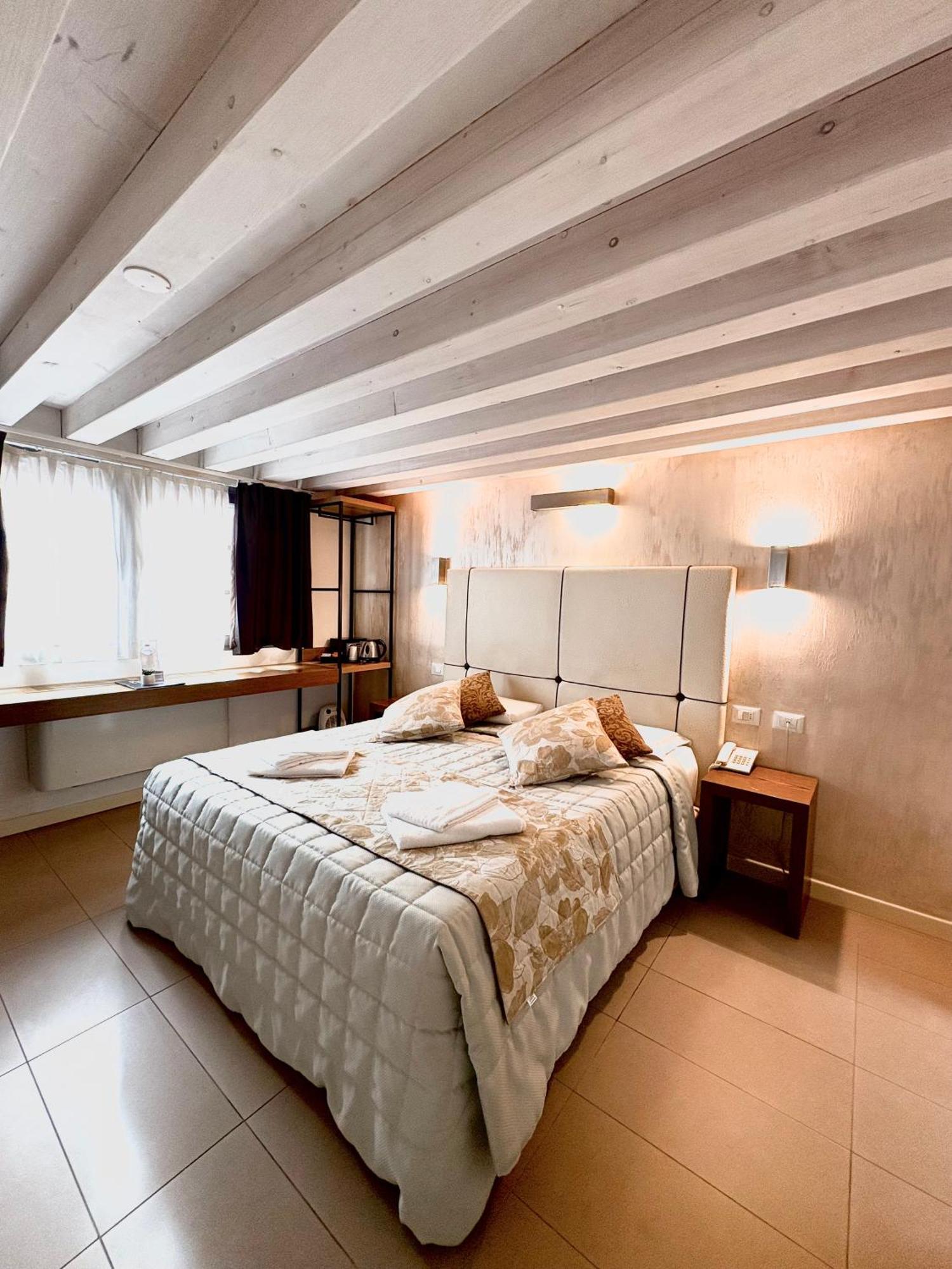 Al Canal Regio - Guest House Venedig Exterior foto